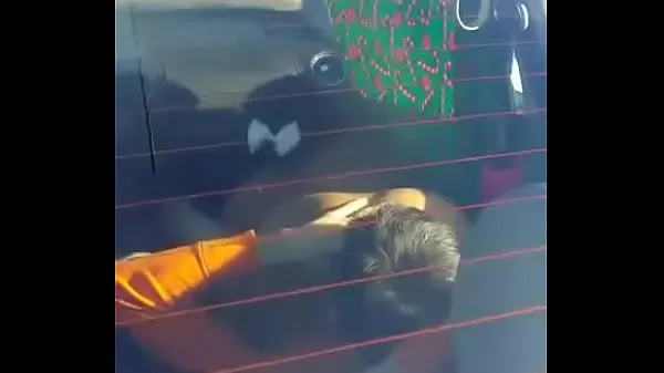 Νέα Couple caught doing 69 in car ωραία βίντεο