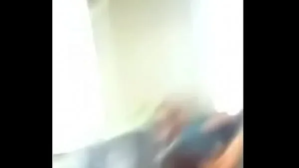 Nye Hot lesbian pussy lick caught on bus kule videoer