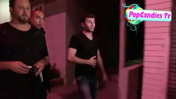 Neue James Deen fühlt sich bei Lindsay Lohan Story in LA - YouTube wohl, wenn er keine Hosen hat und trotzdem Mutter istcoole Videos