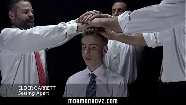 Nuovi Missionary Boys - L'anziano Garret riceve più cazzi durante un rituale segreto fantastici video