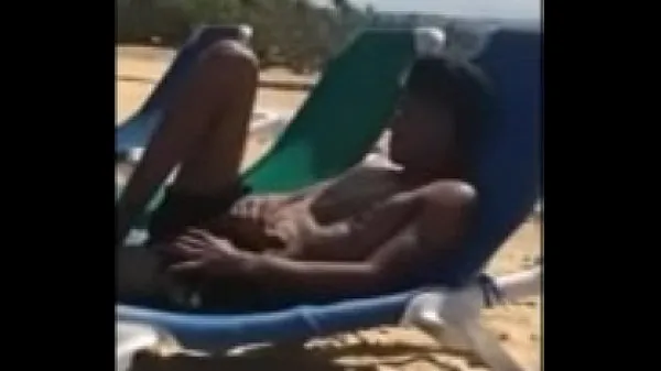 Nuovi 19anni catturati mentre lampeggiano sulla spiaggia pubblica fantastici video