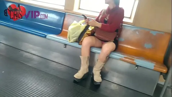 Nuevos Cris luciendo y siendo un. en cptm en turkey sp, luego en el supermercado y estacionamiento, exhibicionista casado en público con corninho filmando vídeos interesantes