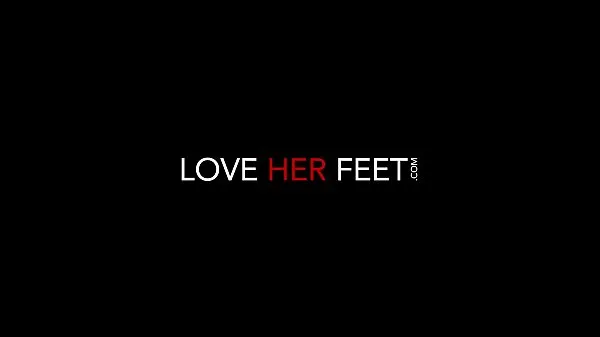 Novos LoveHerFeet - Cam Girl de 18 anos é pega e depois fode o pé vídeos legais