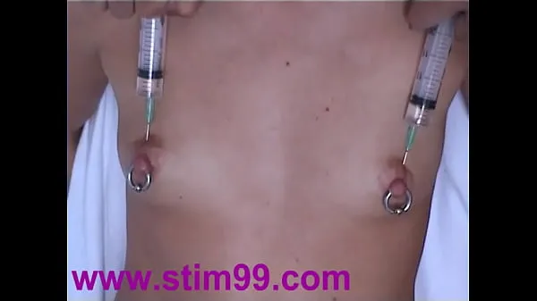 Nouvelles Solution saline injectée dans les mamelons du sein Pompage des seins et vibrateur vidéos sympas