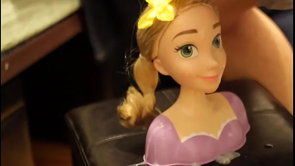 Nouvelles Rapunzel (Disney) reçoit un soin du visage vidéos sympas