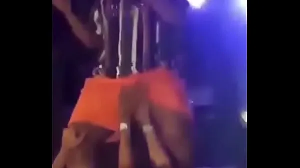 نئے Musician's boner touched and grabbed on stage زبردست ویڈیوز