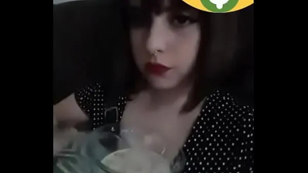 新しいBusty hottie eating cornflakesクールな動画