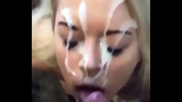 Neue Schöne Blondine Mit Milch Im Gesichtcoole Videos