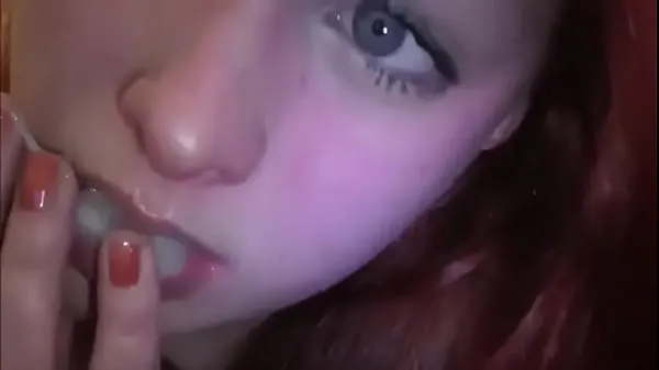 Novi Married redhead playing with cum in her mouth kul videoposnetki