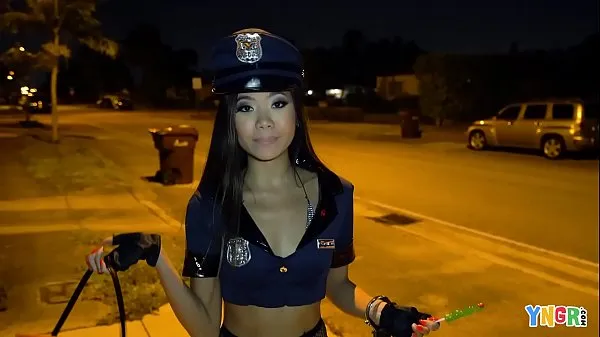 Nuevos YNGR - Petite Asian Trick or Treats para Dick vídeos interesantes