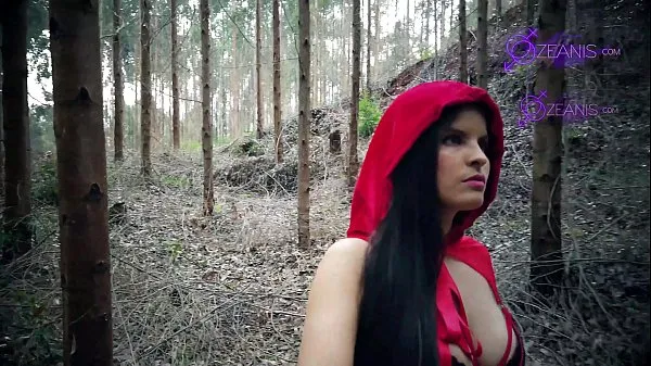 Nouvelles Le petit chaperon rouge Tatiana Morales se perd dans la forêt et mange le loup spécial halloween vidéos sympas