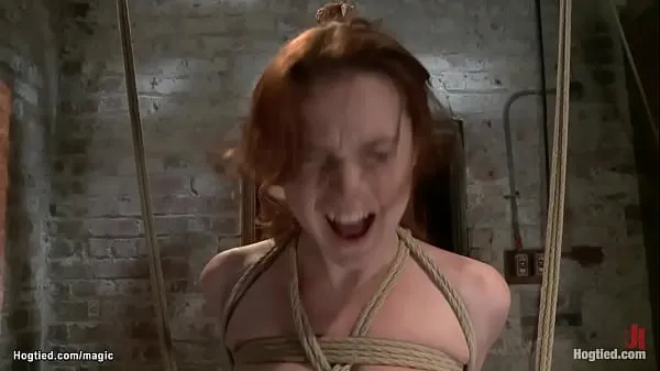 Νέα Straddled on wooden stand redhead lesbian slave AnnaBelle Lee in rope bondage with all weight on her pussy gets nipples suctioned till ended hung ωραία βίντεο