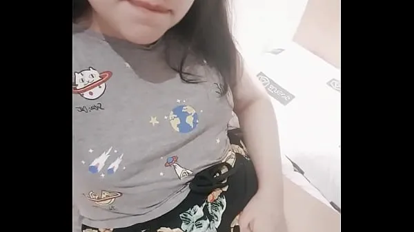 Νέα Cute petite girl records a video masturbating - Hana Lily ωραία βίντεο