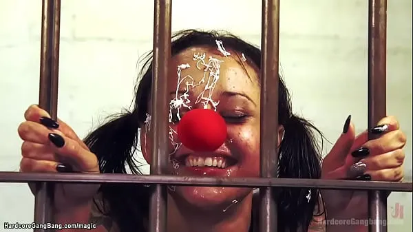 Nya Ebony agent group fucked by clowns coola videor