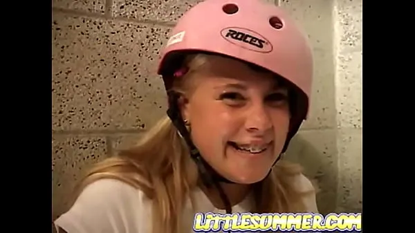 Neue Süße blonde Teen Little Summer genießt Solo-Vergnügencoole Videos