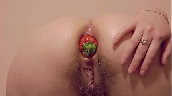 Nuevos La mejor inserción anal vegetal extrema! Morena estilo perrito se folla su ojete peludo y muestra su culito enorme. Fetiche casero en la cocina vídeos interesantes