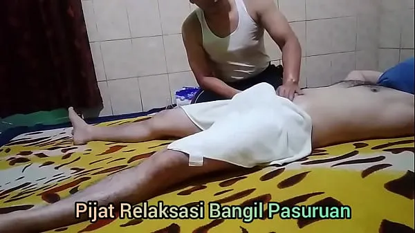 Neue Hetero-Mann wird bei Thai-Massage hartcoole Videos