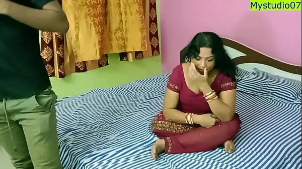 नए भारतीय गर्म xxx भाभी छोटे लिंग लड़के के साथ यौन संबंध रखने वाले! वह खुश नही ह शानदार वीडियो
