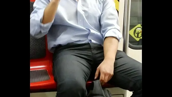 Nuevos chico lindo bulto metro vídeos interesantes