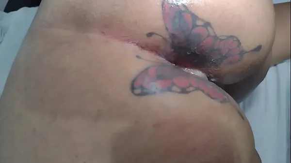 New MARY BUTTERFLY happy and smiling being pulled up and fucked by friend without a condom, clogs the ass of cum that comes to flow, all this in front of the corninho that films everything cool Videos