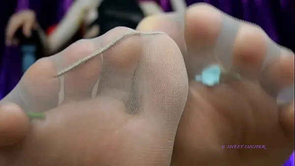 Νέα Goddess Diamante femdom foot fetish pantyhose giantess mistress soles pantyhose feet ωραία βίντεο