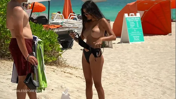 Nová Huge boob hotwife at the beach skvělá videa