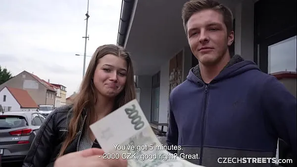 Neue CzechStreets - Er hat zugelassen, dass seine Freundin ihn betrügtcoole Videos
