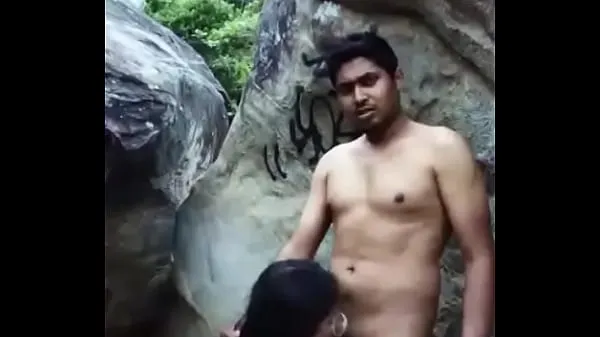 نئے The naughty girl mouthing my dick on the beach in RJ زبردست ویڈیوز