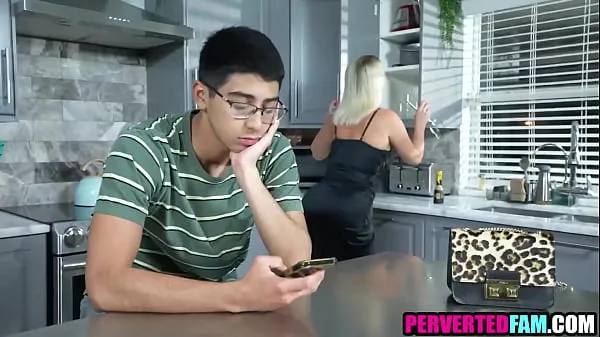 Step auntie taught him how not to cum so fast - Slimthick Vic & Diego Perezمقاطع فيديو رائعة جديدة